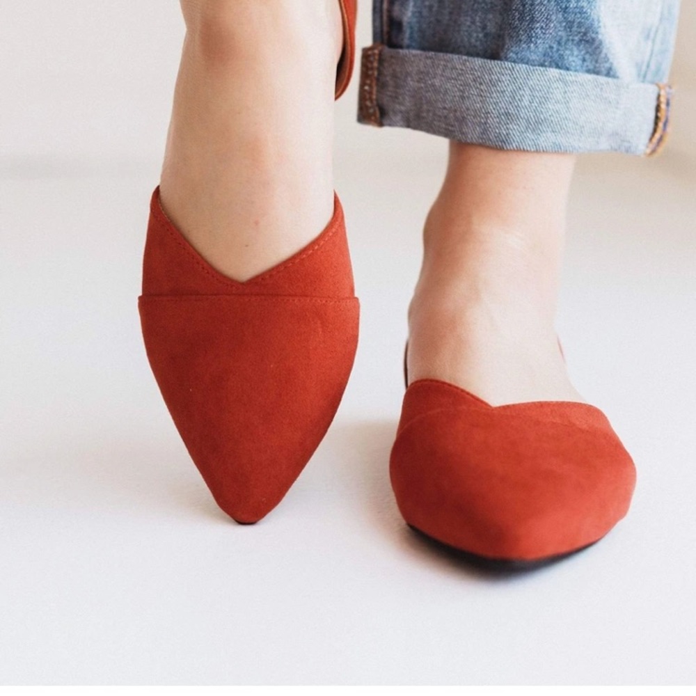CHARLIE POINTED TOE FLATS - BRICK